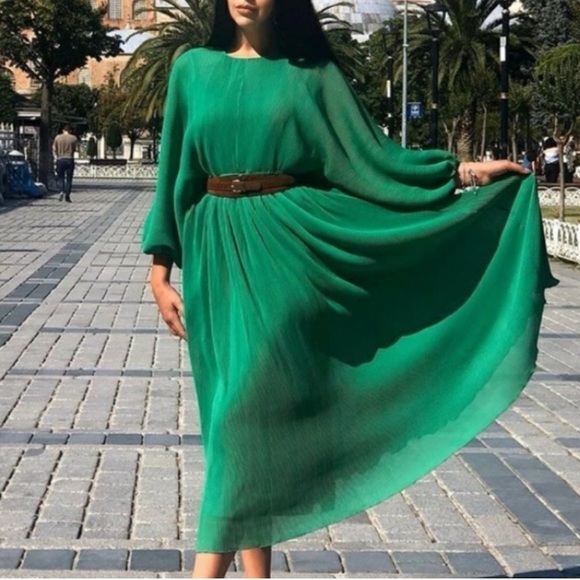 NWT ZARA BLOGGERS FAVORITE PLEATED SATIN DRESS - Picture 6 of 8